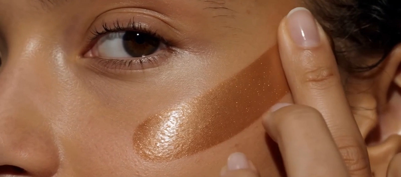 Rich moisturizer.Zero grease. No fuss.